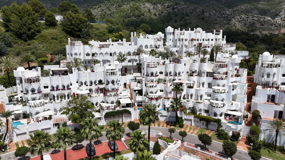 1f880f8a-b1d0-4383-ab2d-3e47538e5292