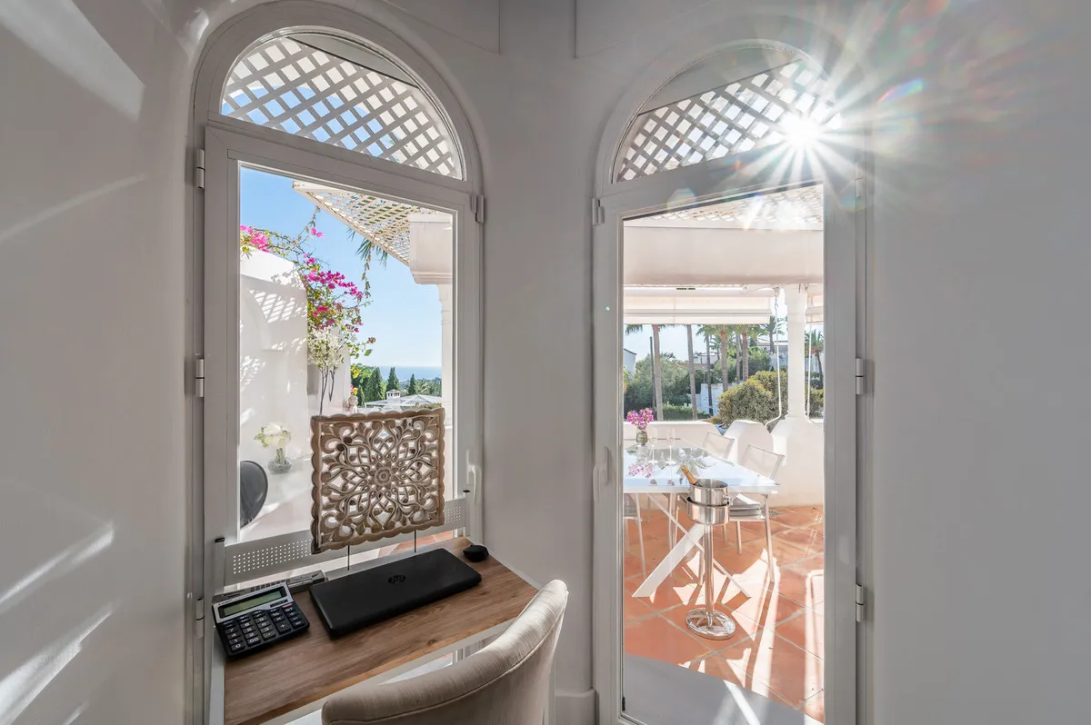 3a5b6674-0feb-4b0e-a272-ec2d1fe66695