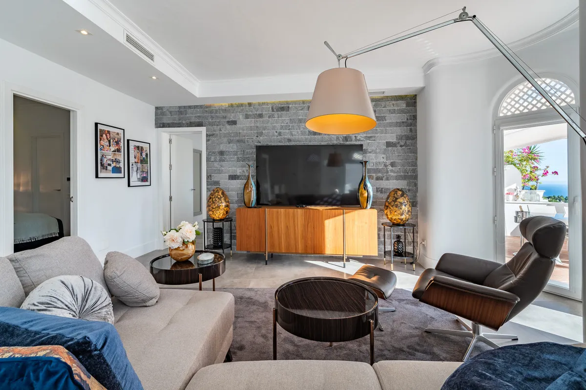 69928860-b598-42b7-a376-1aa5c382dd2e