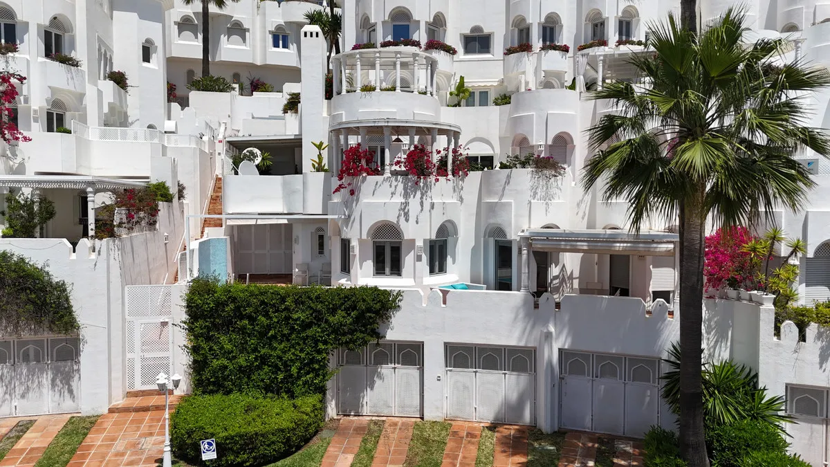 ce849259-e3a7-442e-8c27-93727ea2a332