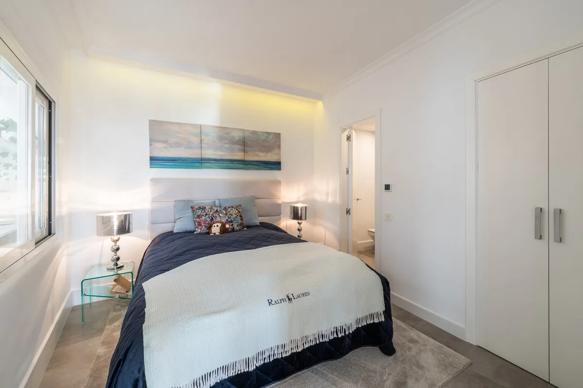 d0530ac1-f1fc-4085-8a8c-aaee6fd433d6