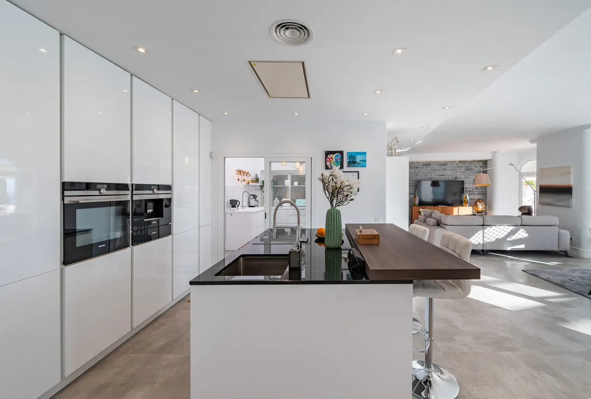 db6c36bc-3041-4914-a52d-228a36f0a8fa