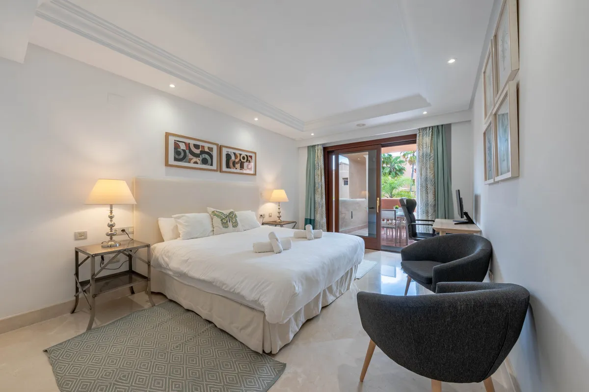 04ad8732-c90f-4301-b2e5-2694a3d32e56