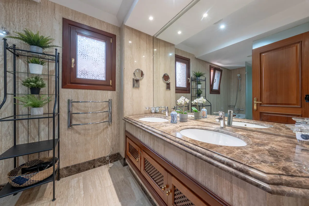 0c0df271-026b-4138-b85e-0f2430661720