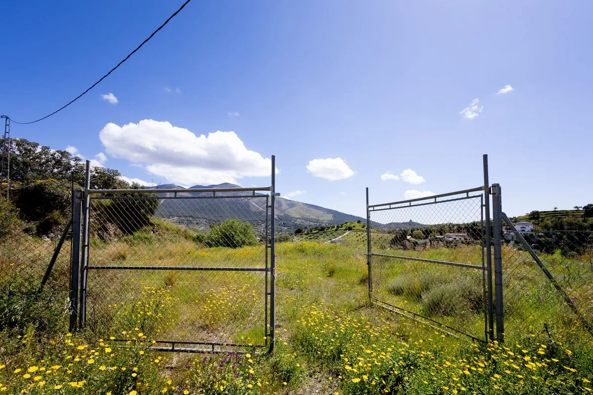 207b995a-7059-4b91-bc62-115d01df92c8