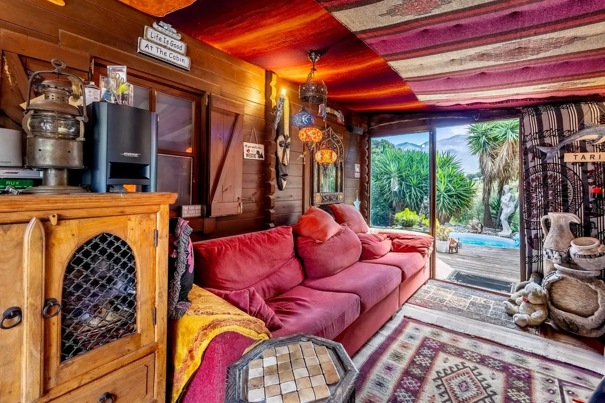 310ea498-7a58-4a79-ac37-fc1b0e72b164