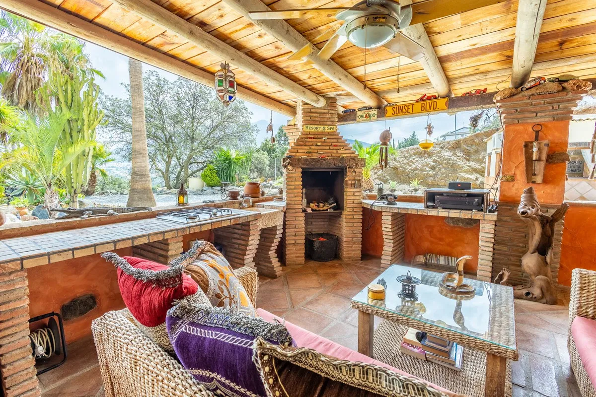 4e8e3f59-c51d-404d-8aa7-e03fcc3a25c3