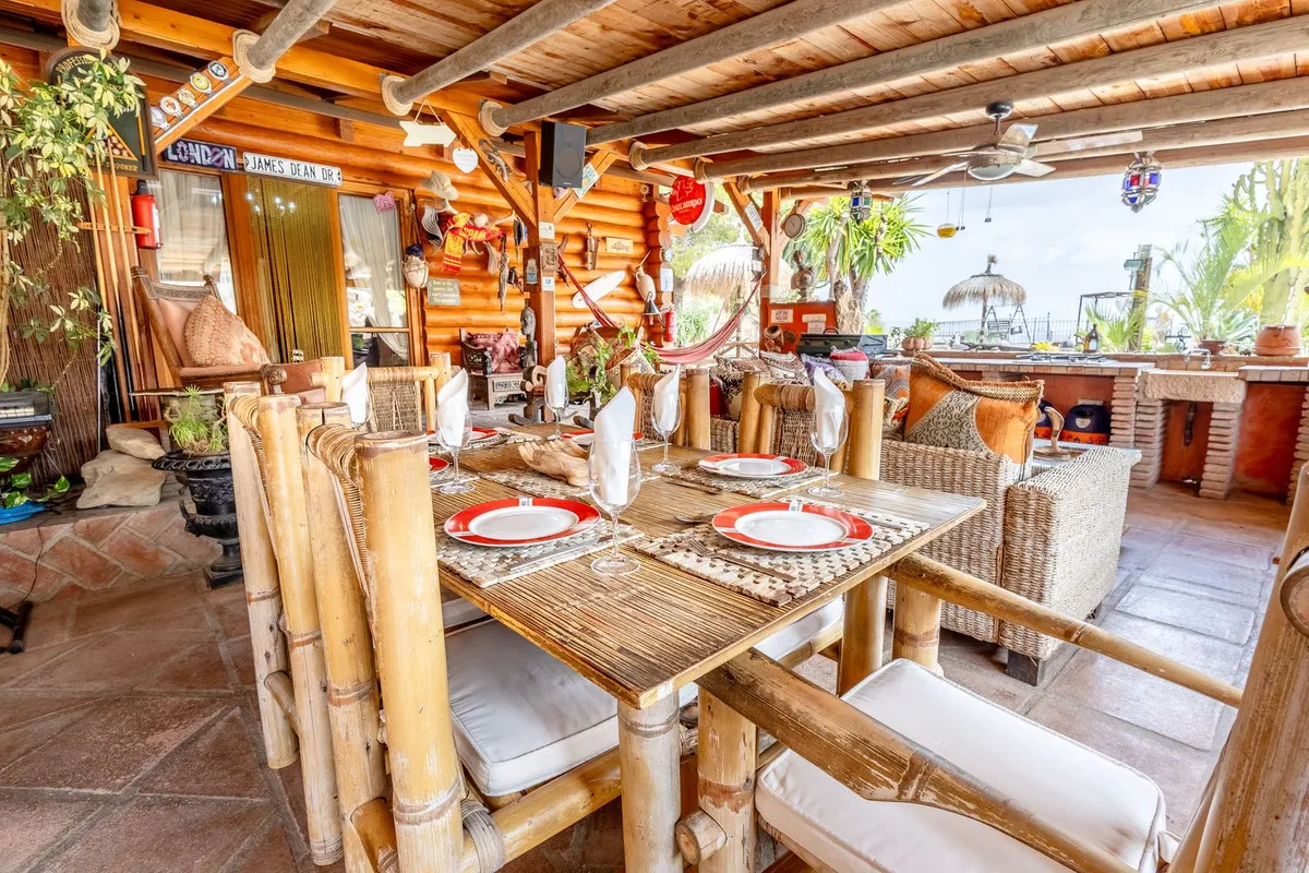 ad540f6d-d13b-4f4d-a880-4a4284213f53