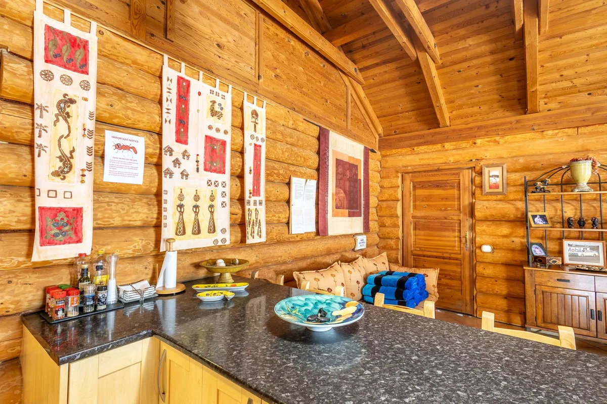 eb2f85d6-f7d9-4e5a-8411-a7b4c7595ef7