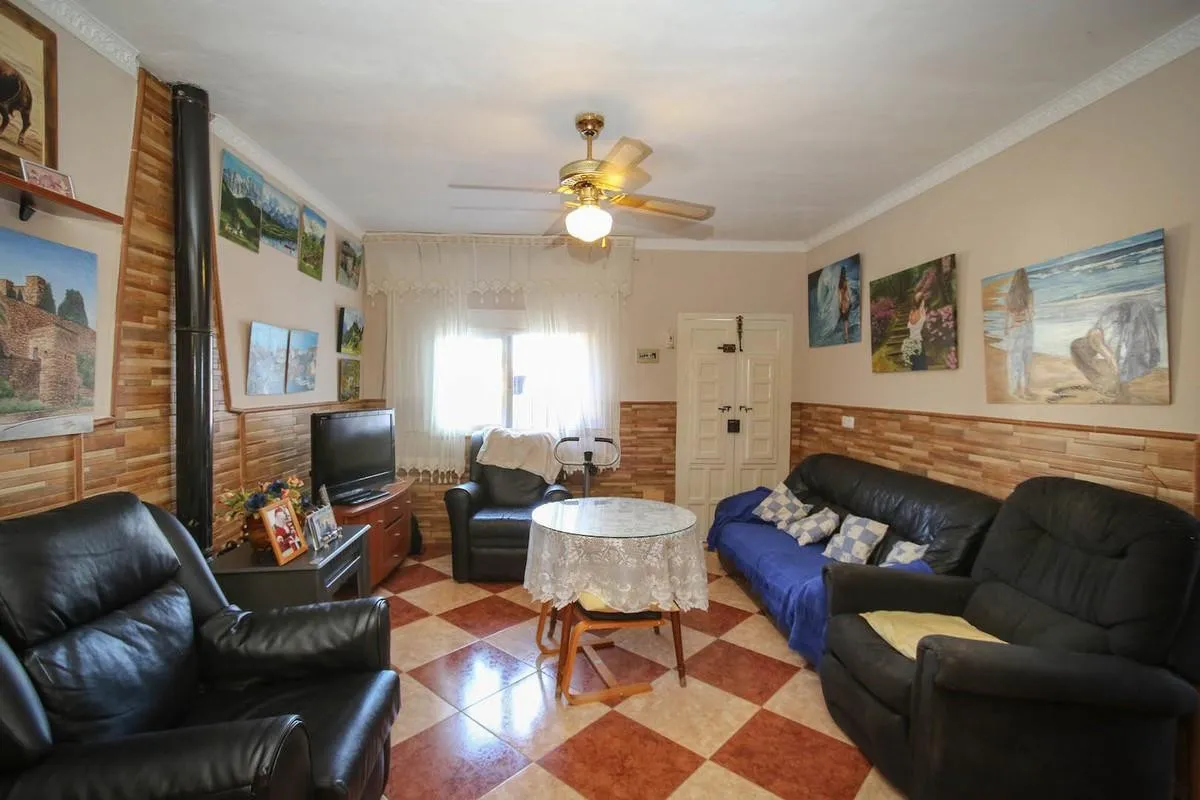 fb53d320-e5af-4d85-855d-210a79b88212