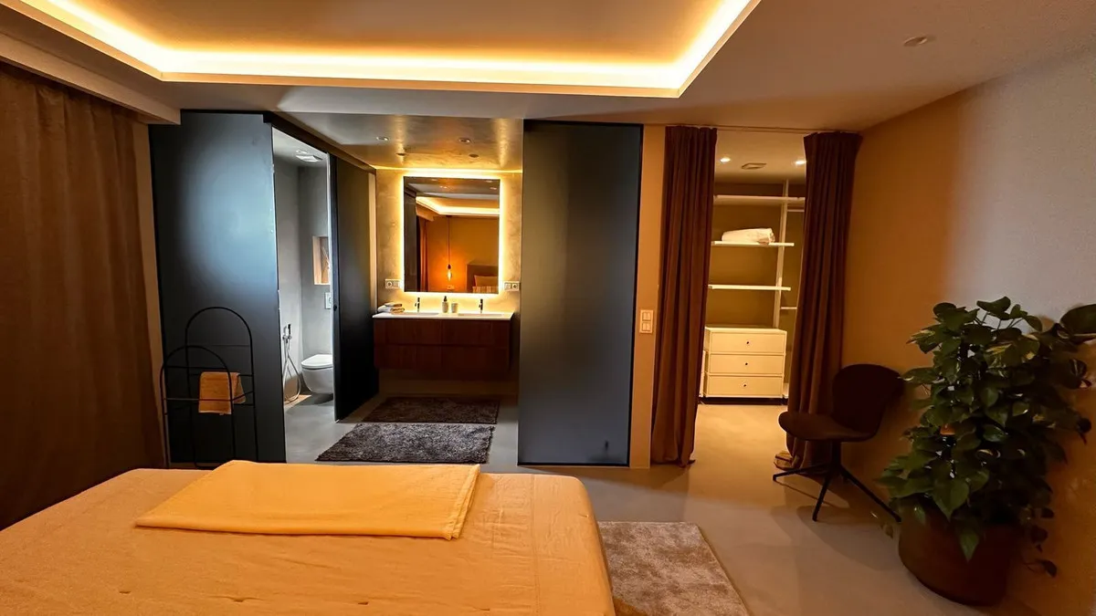 725a5d2d-6f80-4b94-80b1-015d19fbf757