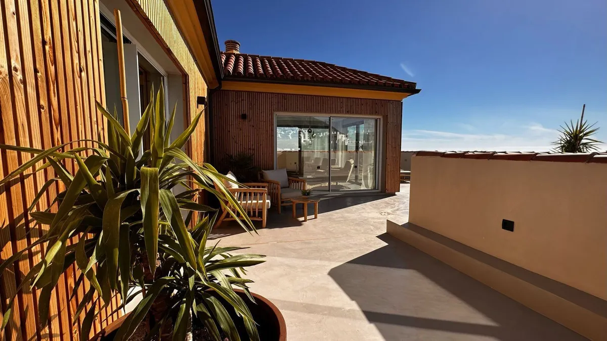 c252767d-fb46-4521-8745-8e8fd52e02fc