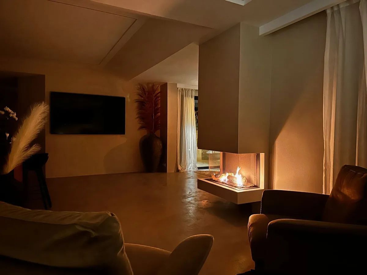 f0a42e70-c08b-4985-9cf1-9995db9c98a2