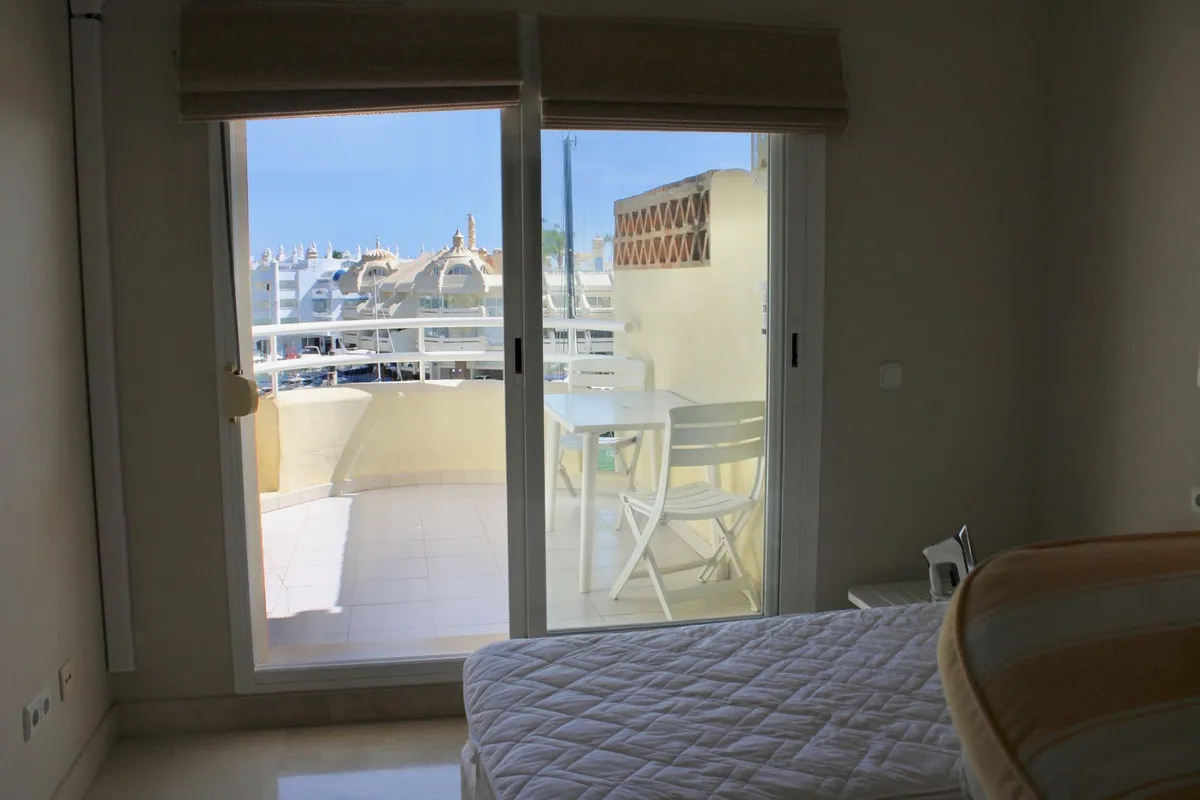 e861ef56-0fbc-490a-b550-fb086e5cd95a