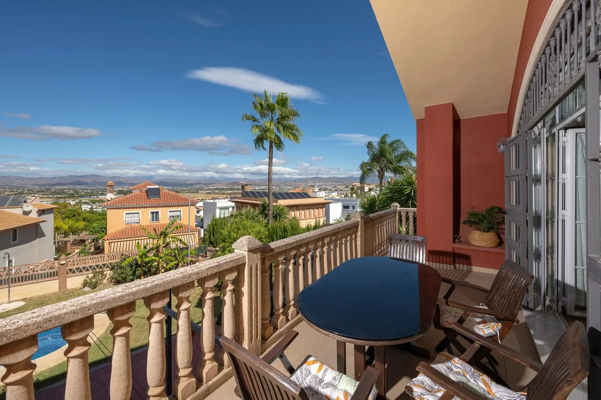 98f886be-18f2-4a1e-8b2e-cf9e8b276245