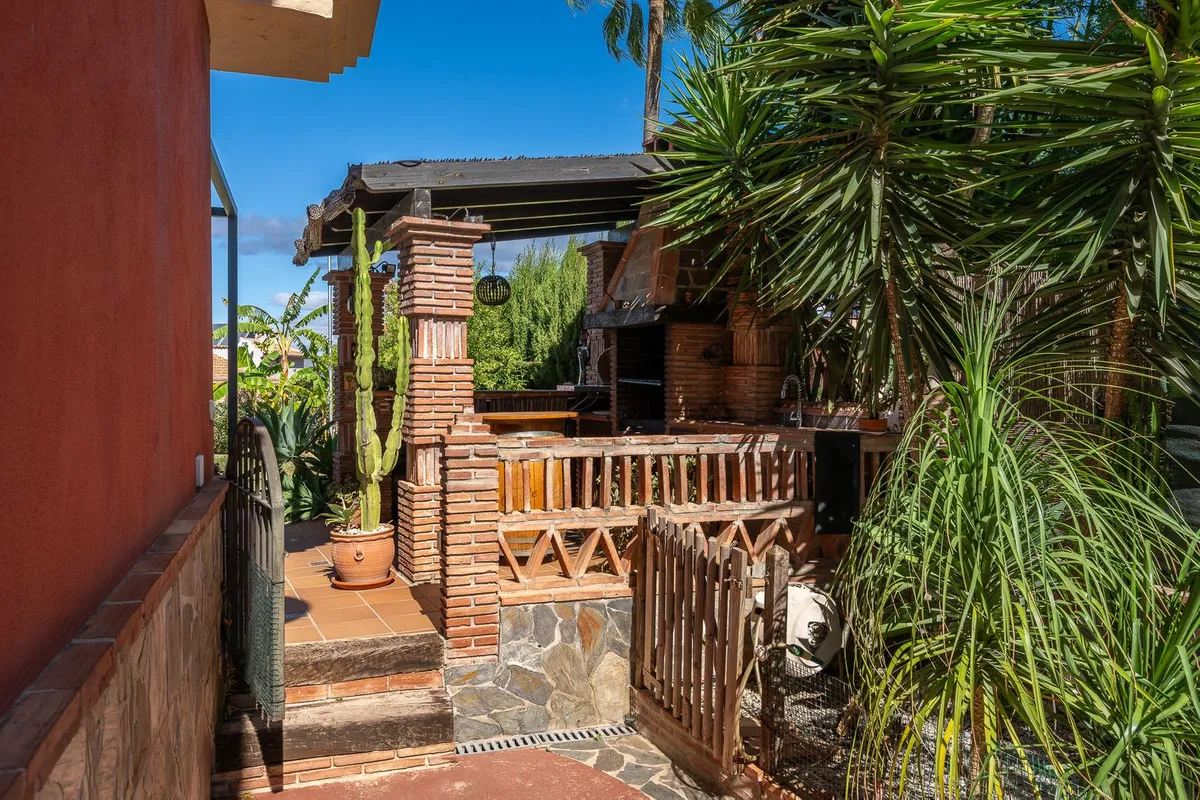 abe34383-f19f-4b83-b18a-77258de46fcf