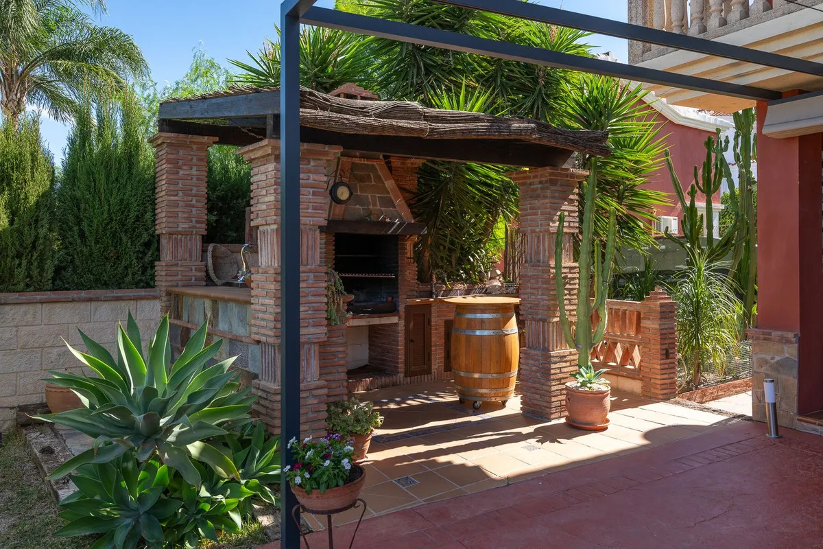 ee55e7f4-2a9d-45f8-907f-eca1e8f38477