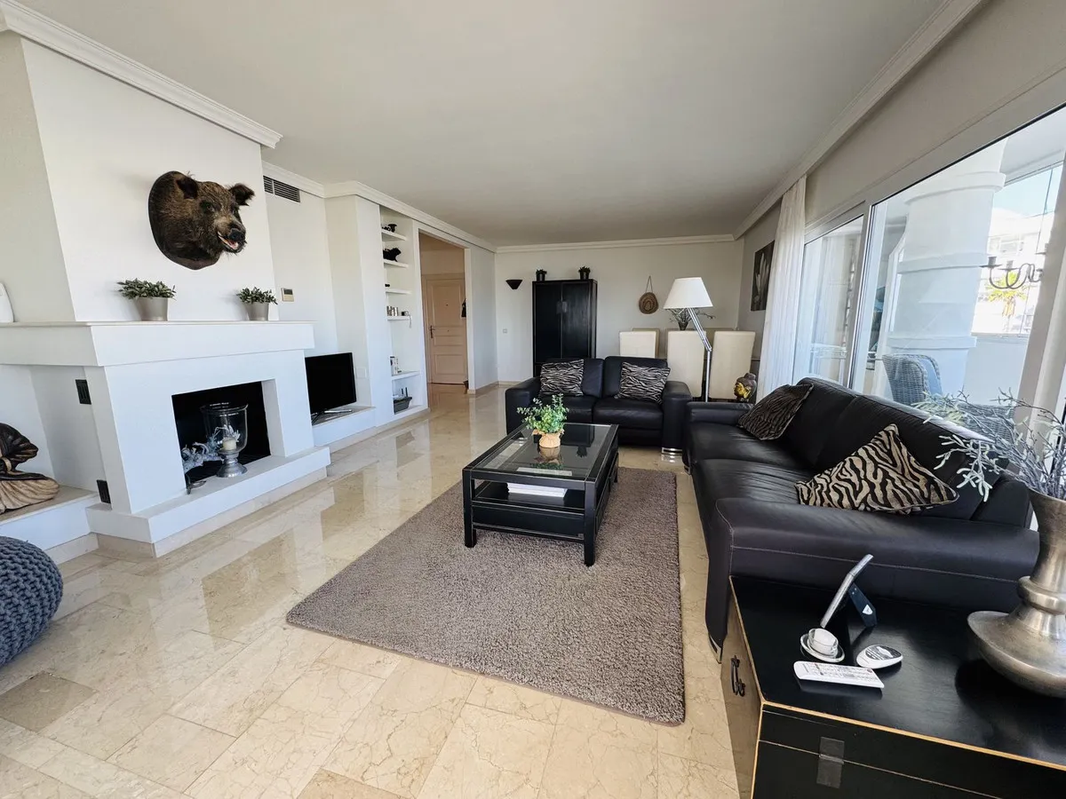 052aadbb-fd77-45c9-a752-ae8d17f6d6b1