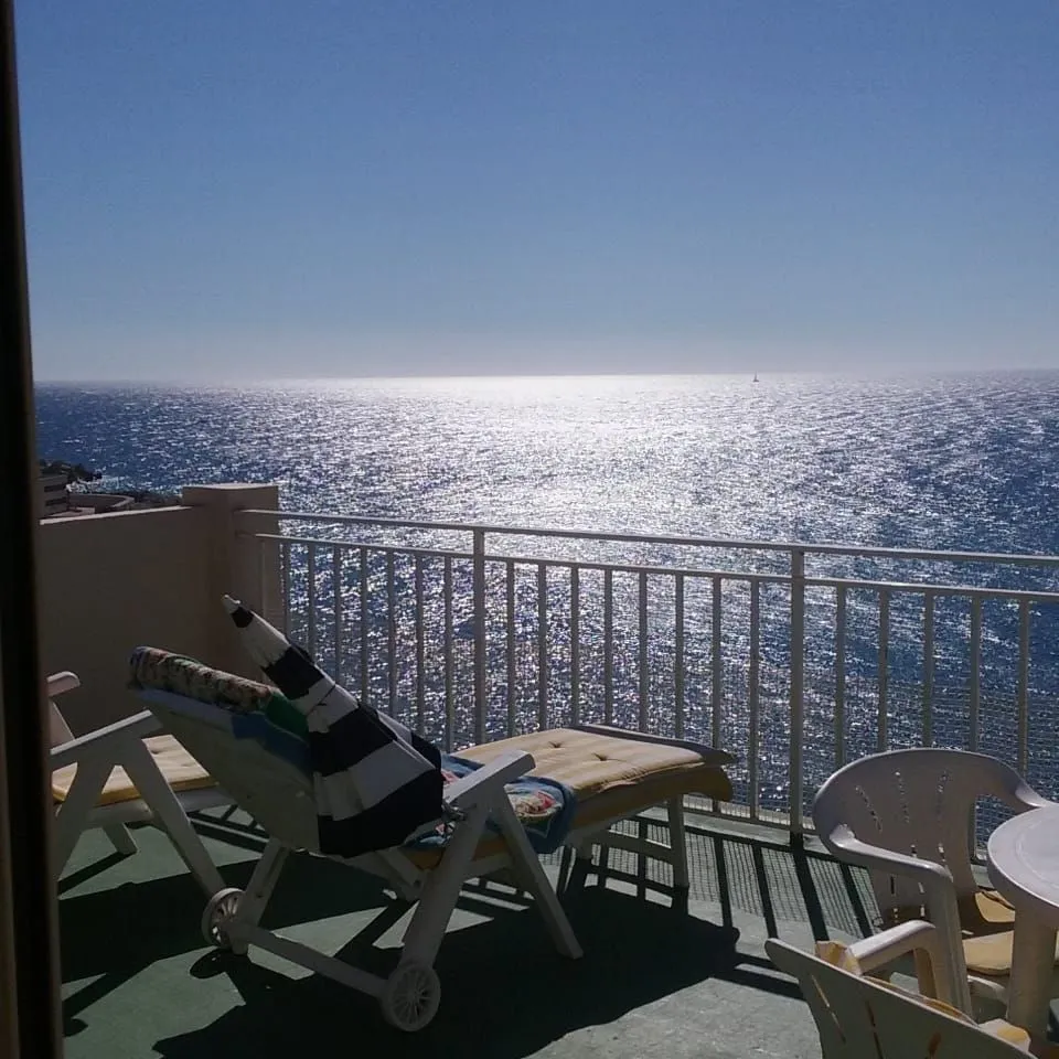 0d0bcb4d-2898-48a4-b9a2-31b2a5300cb5