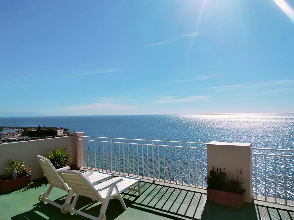 c53bd288-fd59-4575-b7d6-a4b70b8adcc9