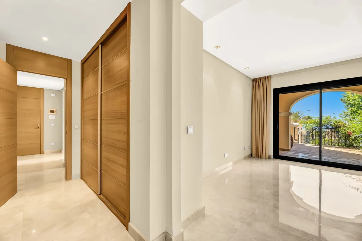 b967e38b-e4c0-4df0-b9c5-88916e401314