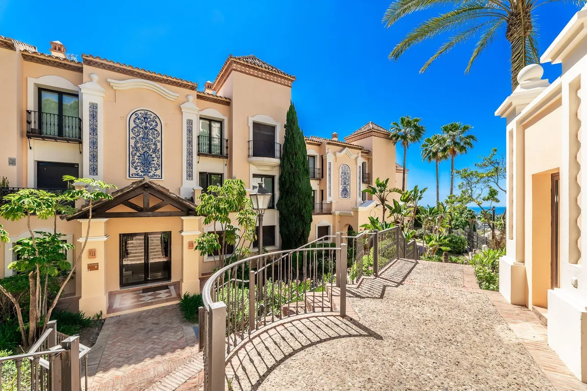 f2f065aa-db36-49b0-b794-f79184d6b2b4