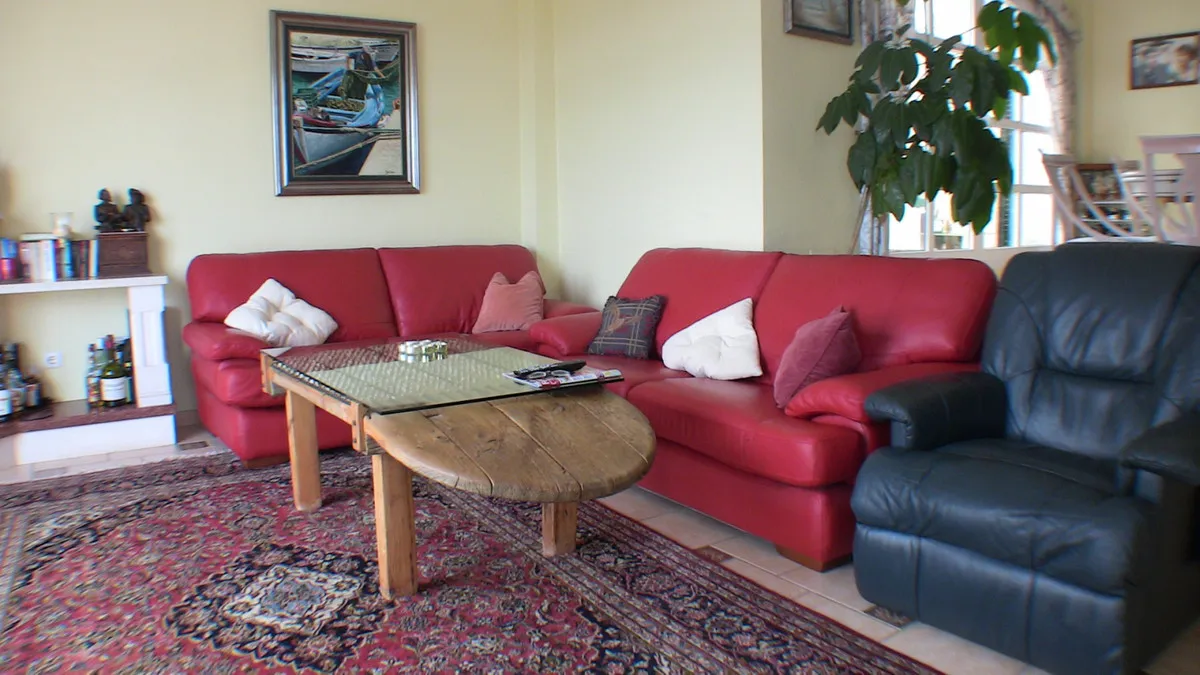 eb8689d6-978c-47a0-8dac-02b20f9797f4