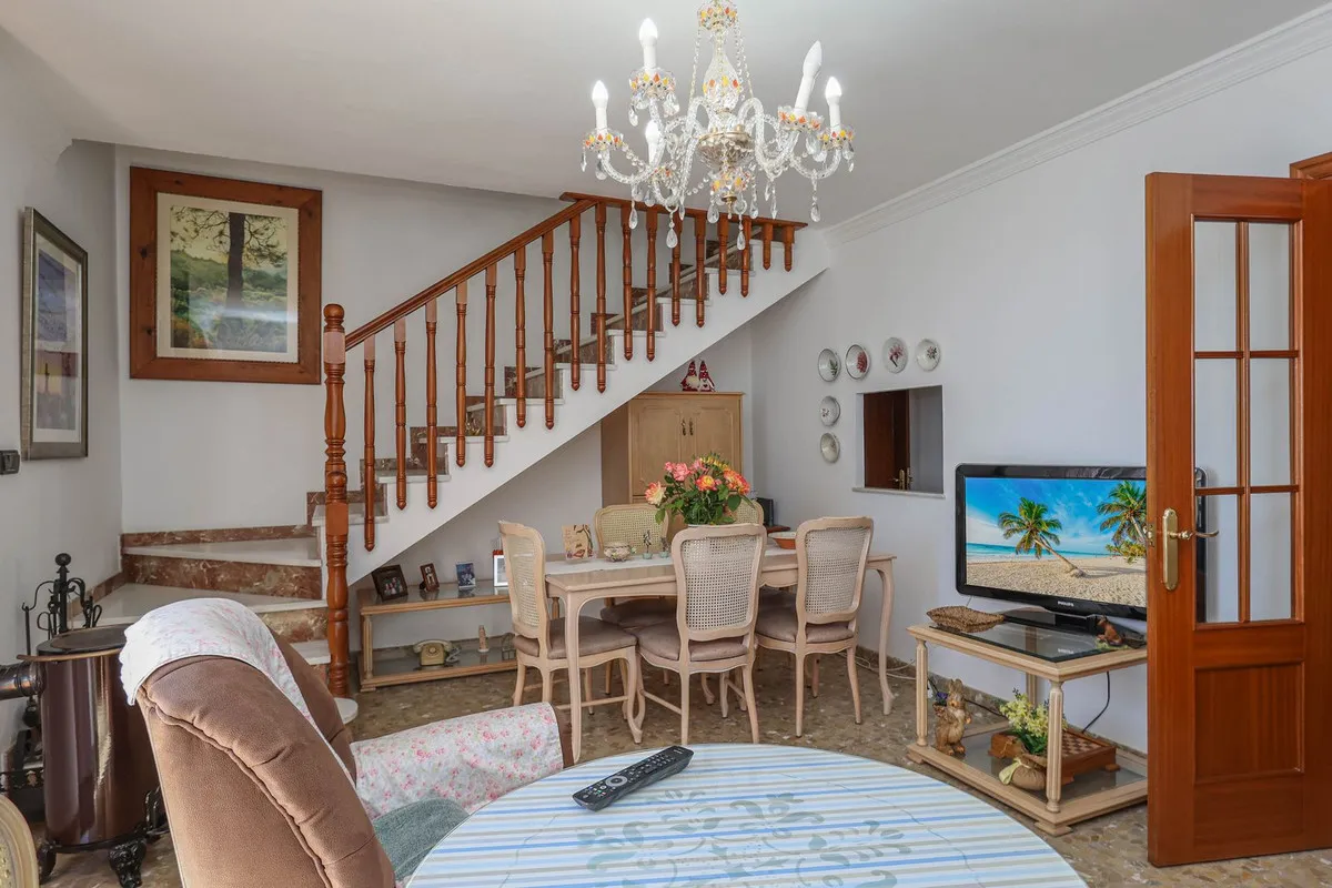 6a750b9b-8213-4ad6-876d-e8acfddb823f