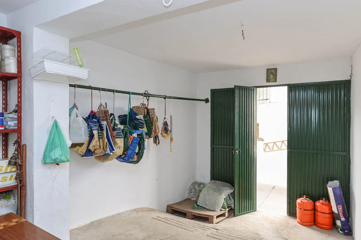 e627f498-e585-4fd3-8e2f-5cb70de0cdfc