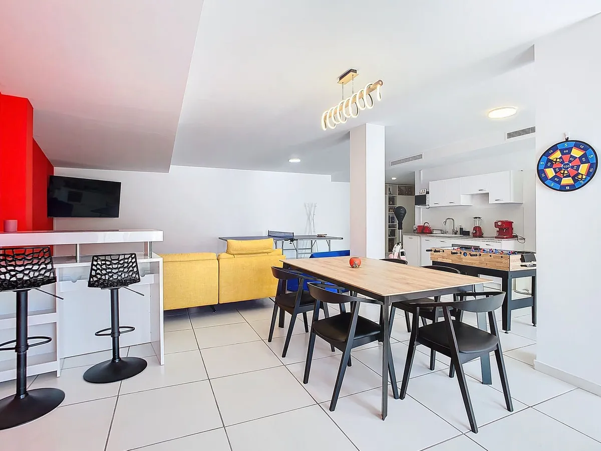 0f6bf054-1371-48d4-9ff4-e014a2c108ee