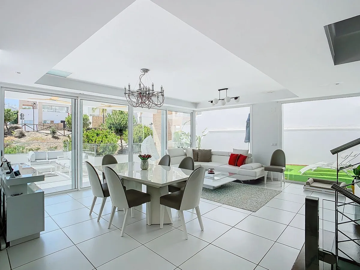 3fb5ba27-c677-4c1e-a587-7253418ec4c5