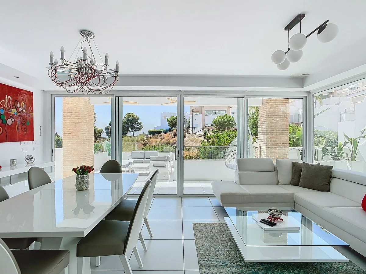 4dcd7076-b69c-49e5-8cf8-92277cb9b192