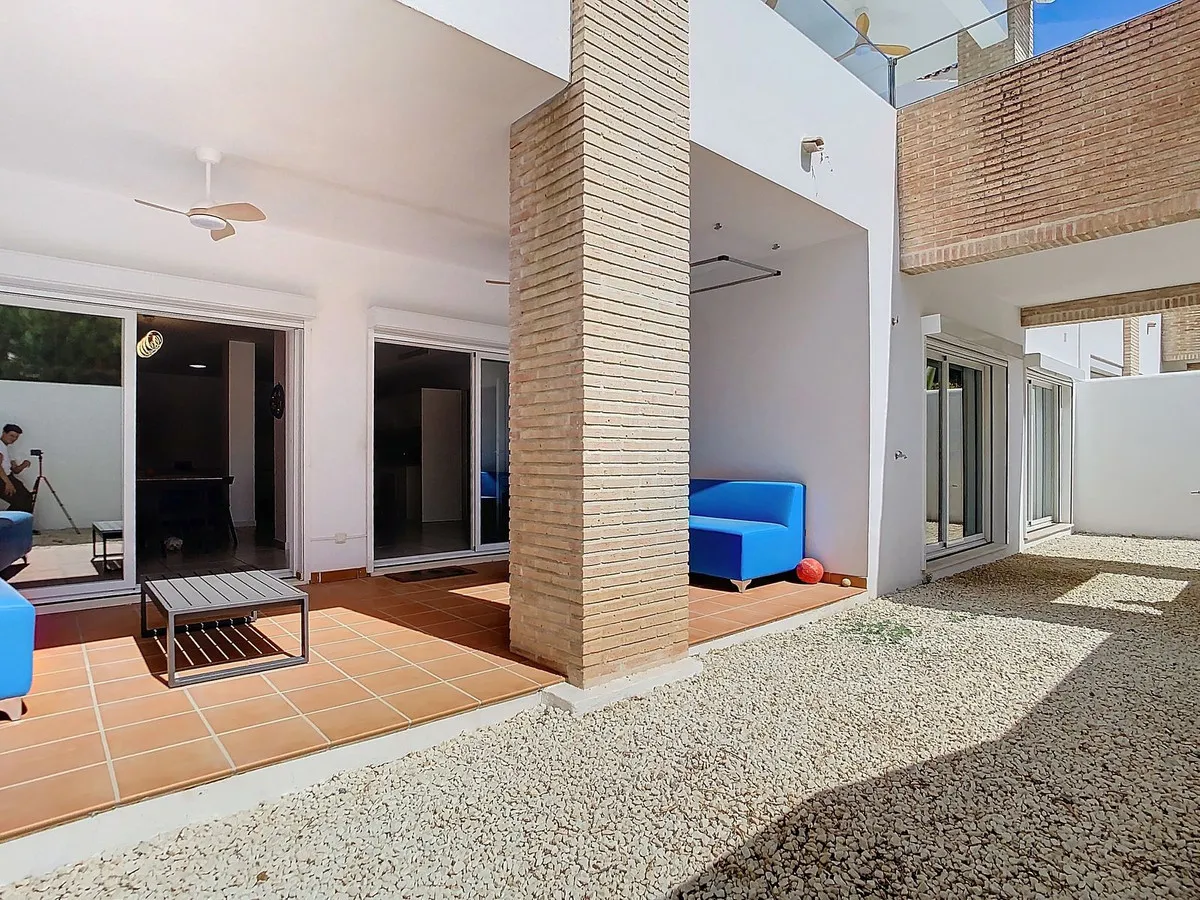 6cad402a-44cd-404e-ba9e-0d8b5e732d39