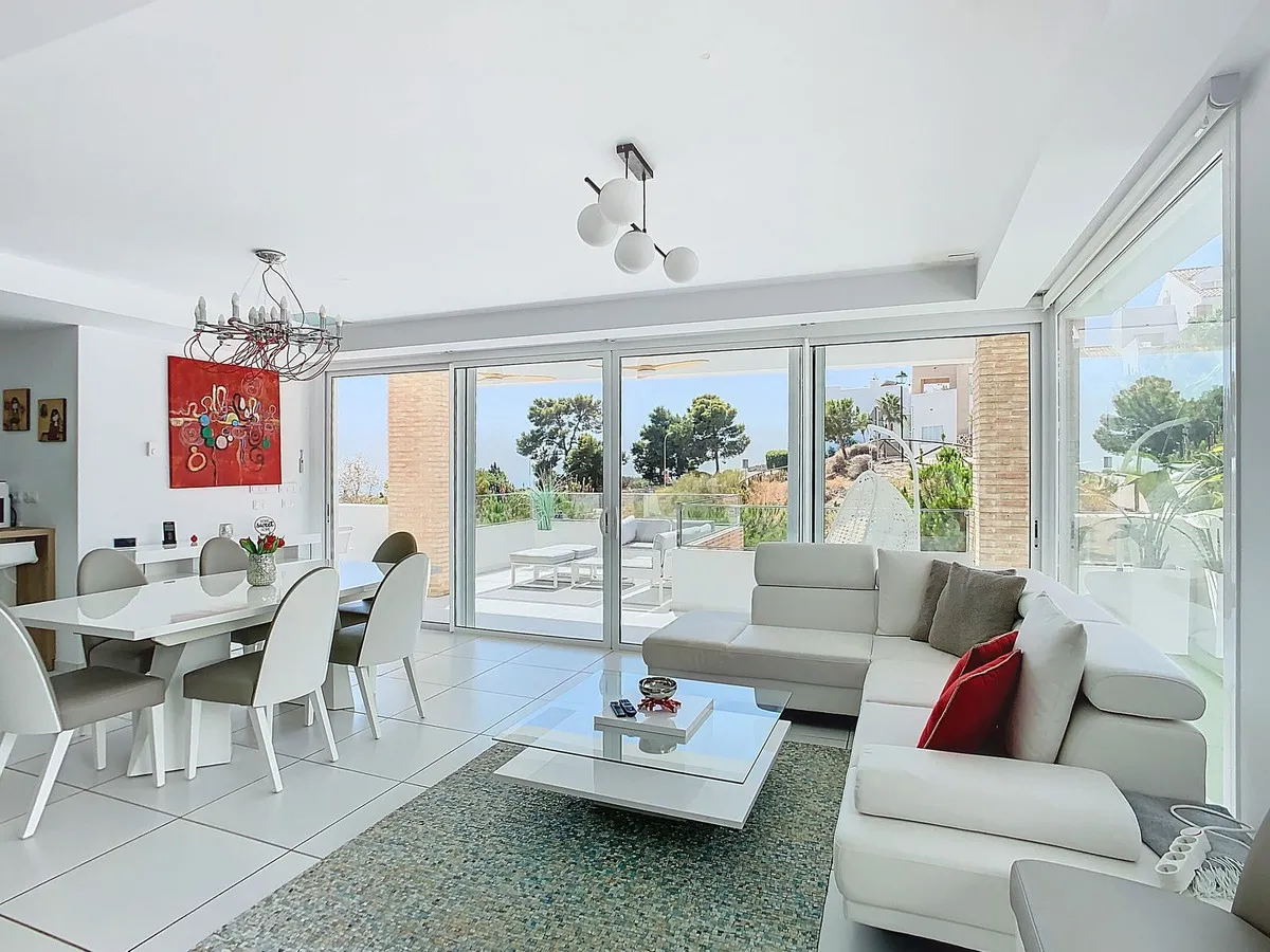 7e8b18d6-e6d3-496f-8ace-3bde53616759