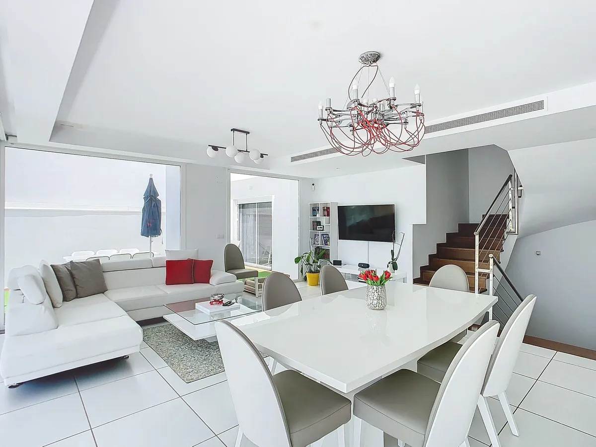 845be1e0-d22c-4303-b08d-a6049ea78a1c