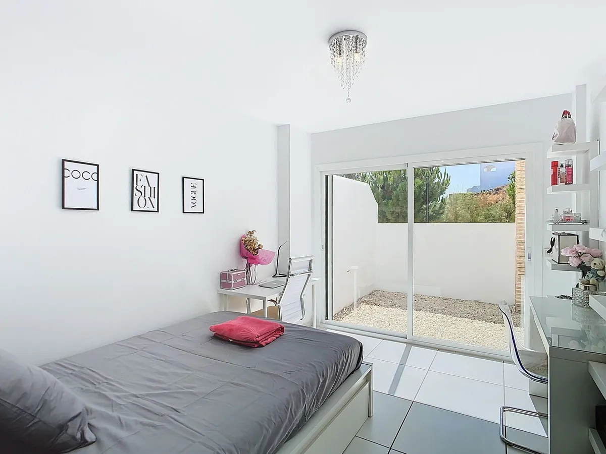 84e461ee-7bef-4445-8f9d-65ff60f64ec4