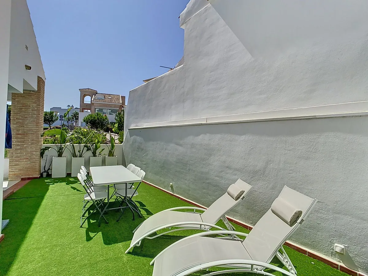 b83caeb6-b265-40d9-8bc4-d28edd6f41db