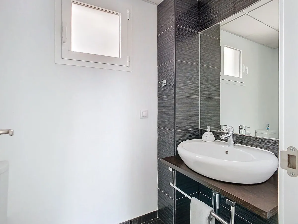 f6e001c2-69b0-4325-a9ab-644b679b5e1c