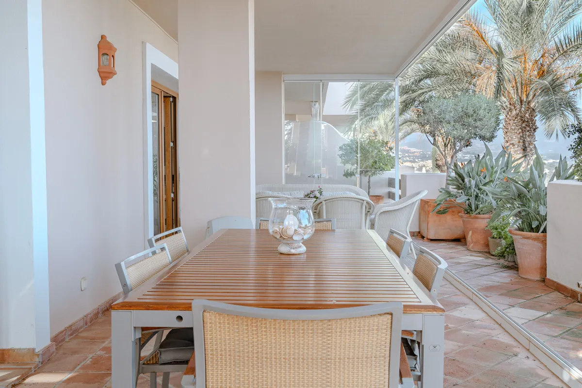 1e2694c4-8b75-498d-a454-7c5c1575de3b