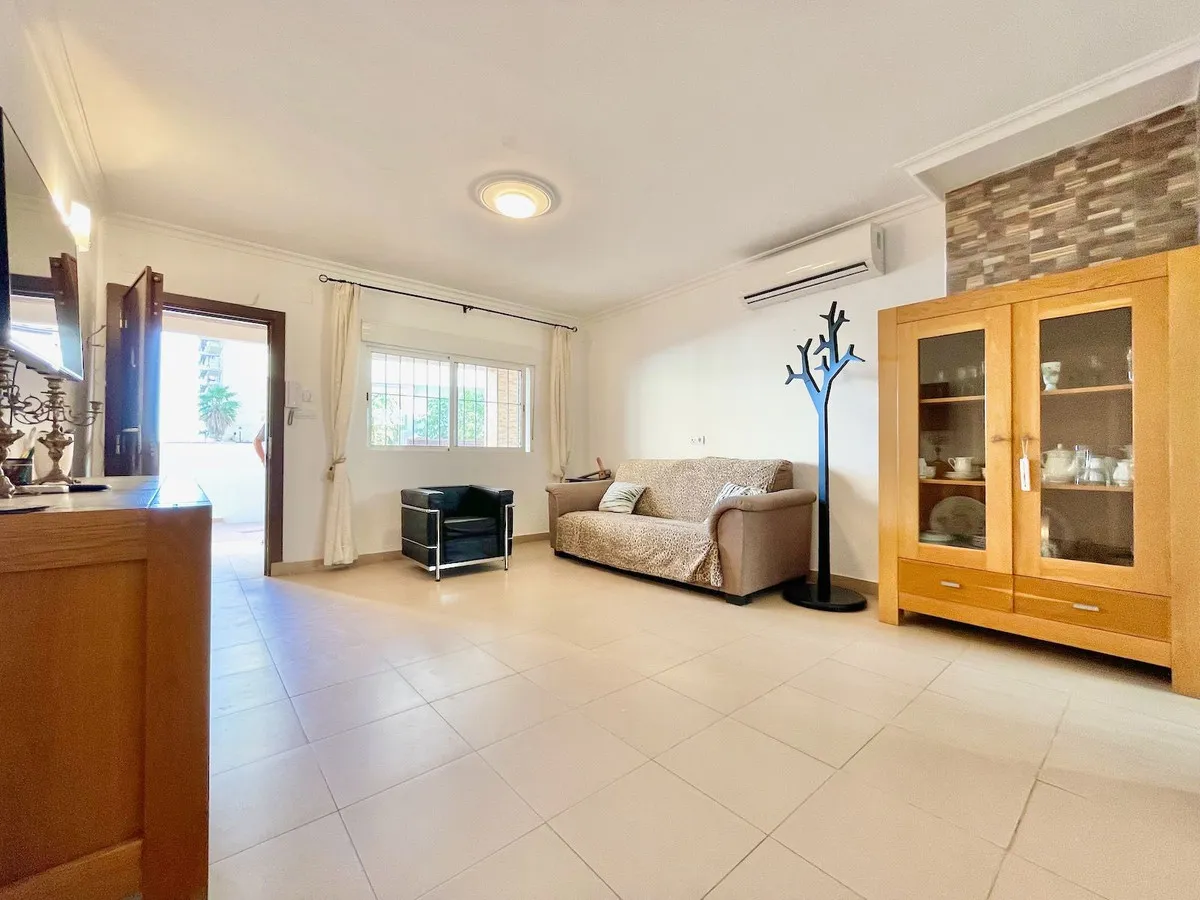 000b1b5e-42a7-486e-8c15-a74f75be1ee4