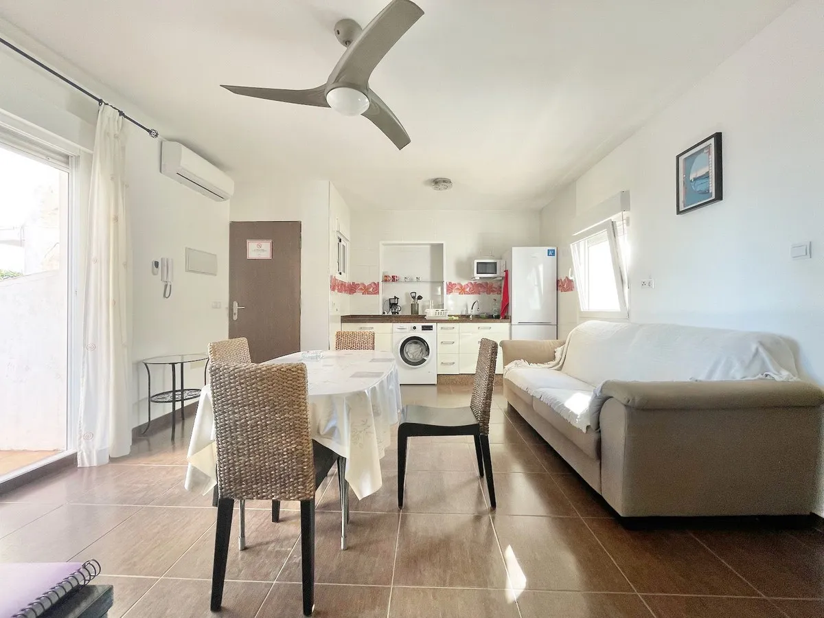 825e4e52-933b-4ad1-bcfb-88fdcbd01f2e