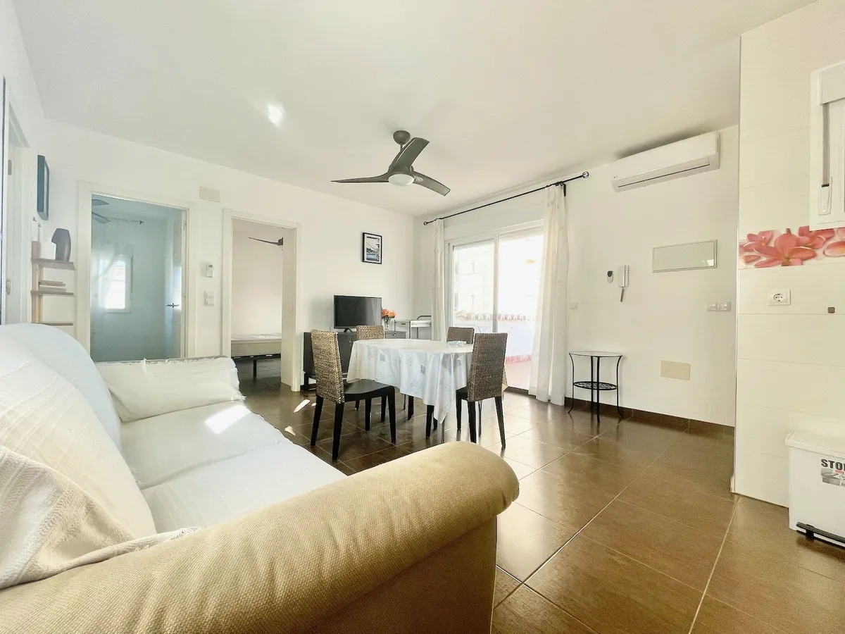 8e6d93ba-6f85-482a-a994-41895238845d