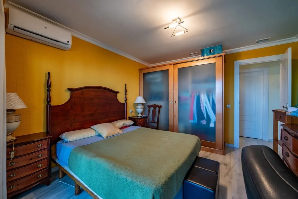 351b7f3a-ac70-48db-8274-dc000a732c2e