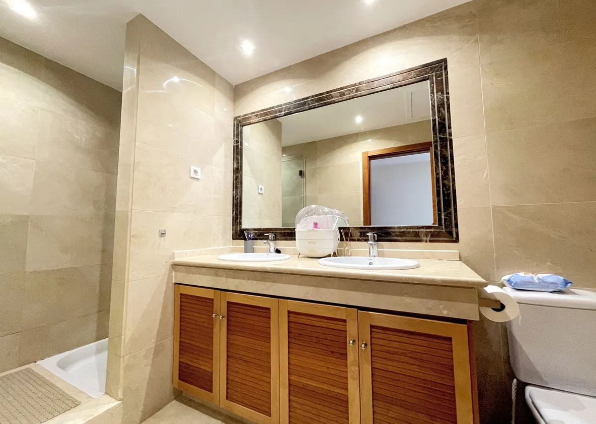 2e049195-17ff-4b76-ba62-336b6ad9de21