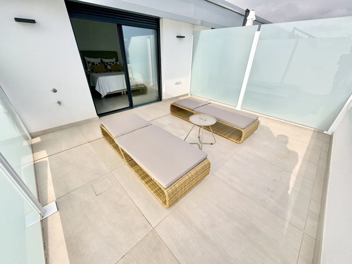 b2fb1ce6-6f46-465e-9750-91e494637198