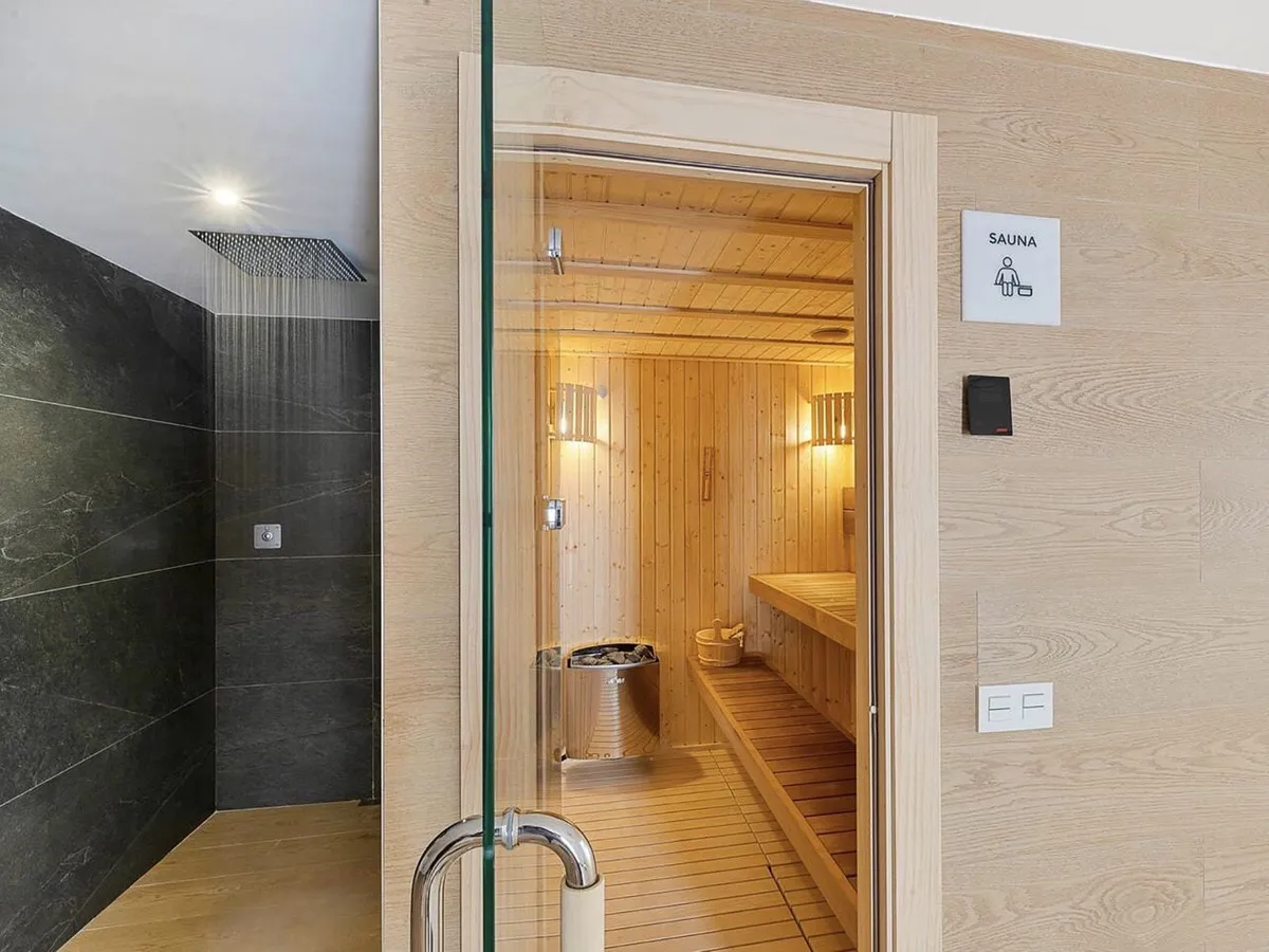 f1fff69e-7da5-4316-82e6-f7e4e950df01