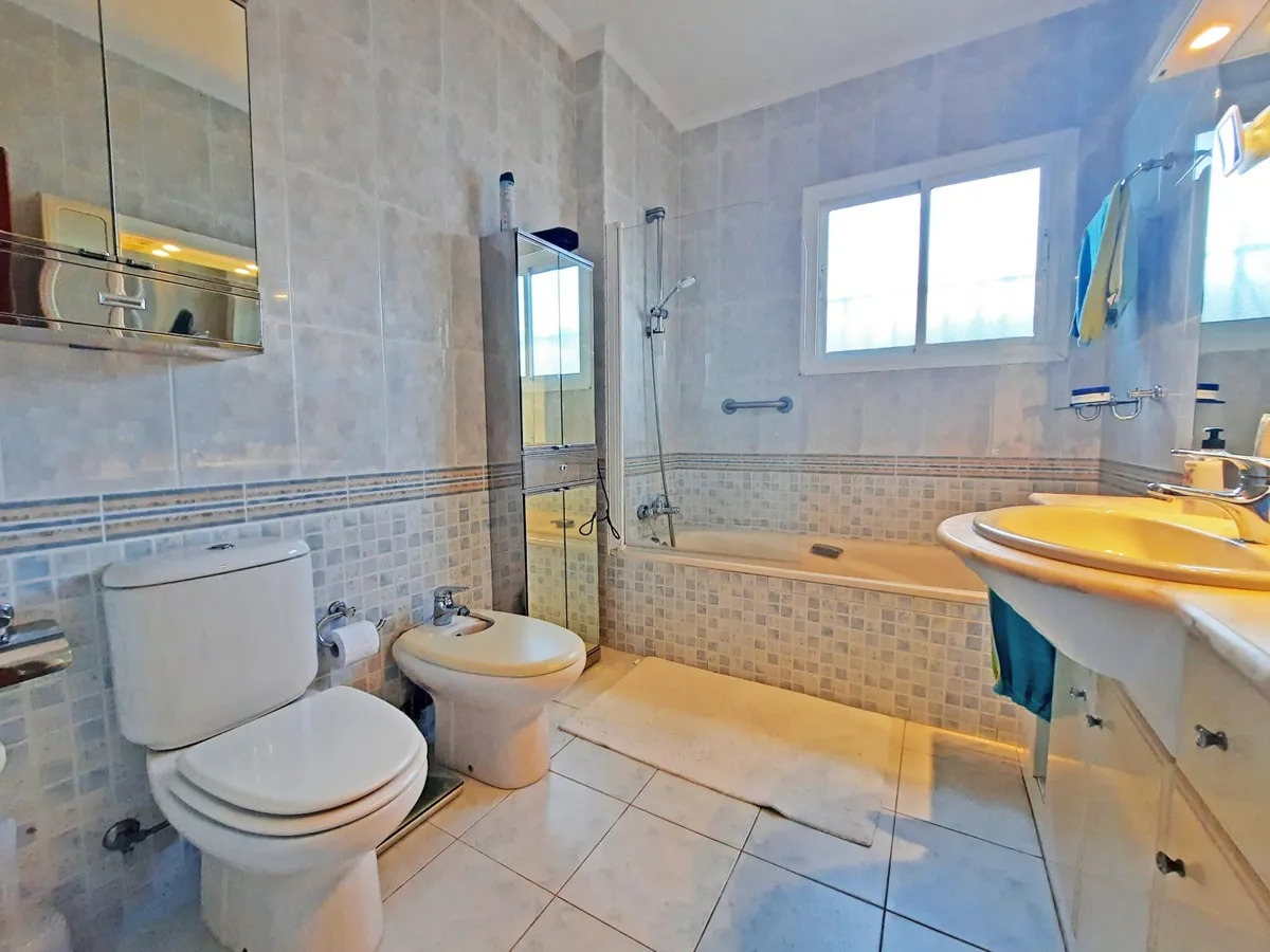 c0398cdc-44dc-4d0d-9444-d60441ae0ba0