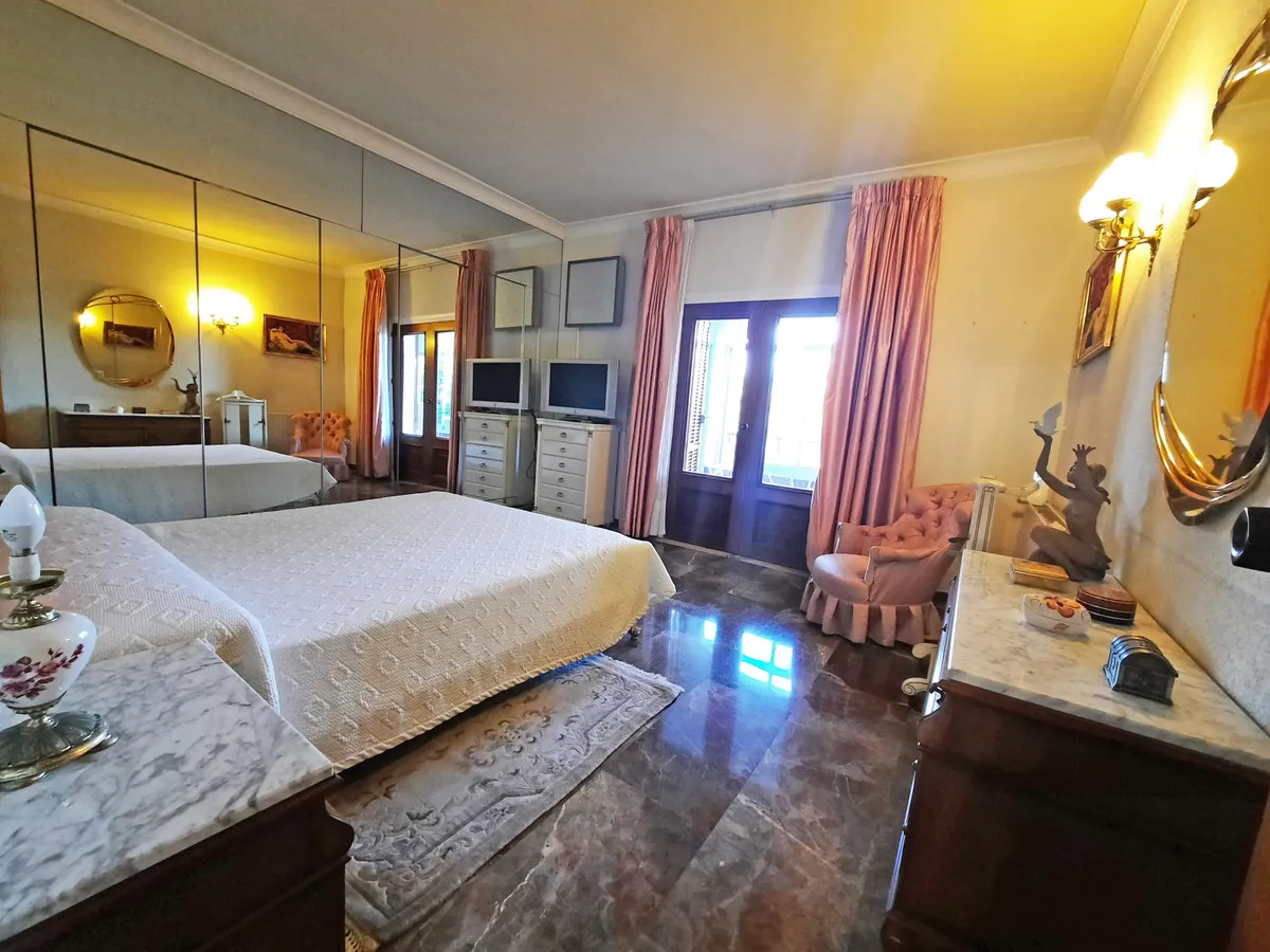 c1ba8775-60ef-42cd-a727-b675849b0ce1