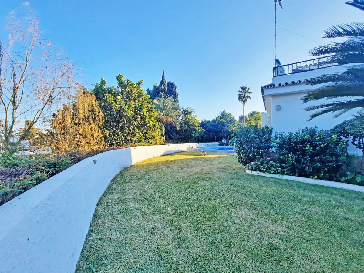 ff65ab12-43b8-4410-926d-ab90072380fc