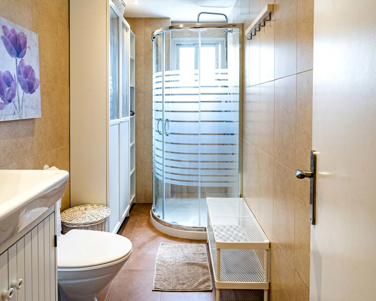 8b9d9a79-a4bd-49f4-a089-6245cabd9a2e